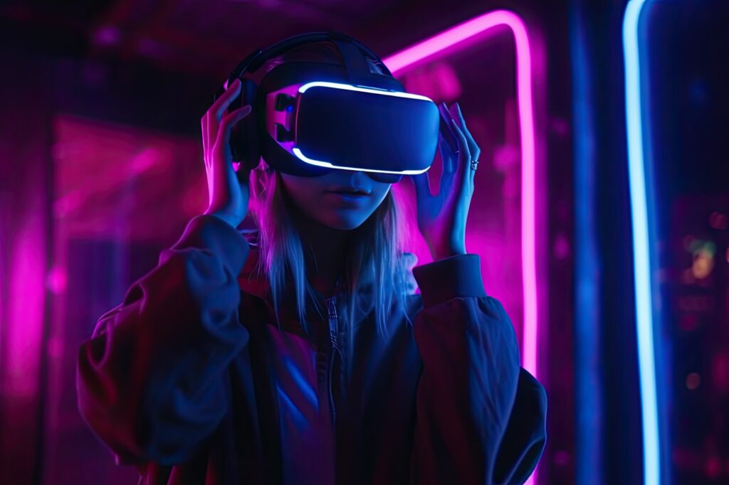 mujer llevando gafas de realidad virtual